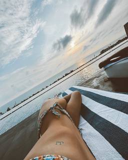 Alexa Mansour feet photo 15
