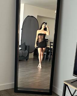 Alexa Mansour feet photo 12