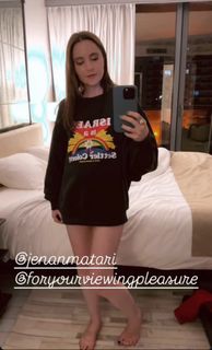 Alexa Nikolas feet photo 6