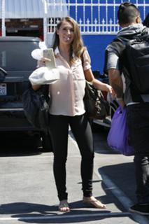 Alexa PenaVega feet photo thumbnail