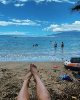 Alexa PenaVega feet photo thumbnail