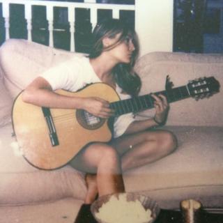 Alexa PenaVega feet photo thumbnail