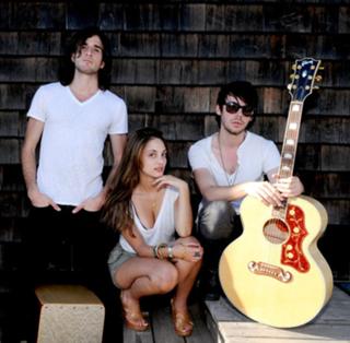 Alexa Ray Joel feet photo 4