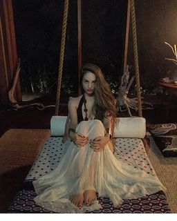 Alexa Ray Joel feet photo 13