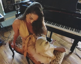 Alexa Ray Joel feet photo 5