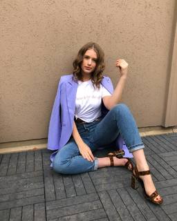 Alexandra Beaton feet photo 11