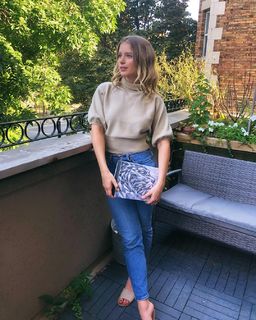 Alexandra Beaton feet photo 7