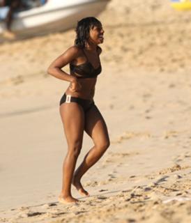 Alexandra Burke feet photo 3