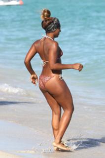 Alexandra Burke feet photo 16