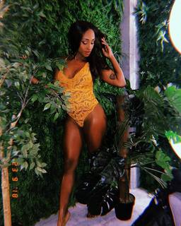 Alexandra Burke feet photo 18