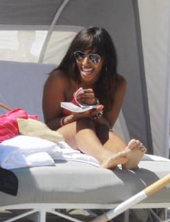 Alexandra Burke feet photo 5