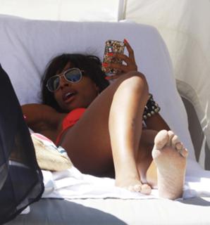 Alexandra Burke feet photo 15