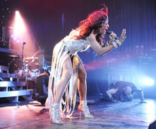 Alexandra Burke feet photo 9