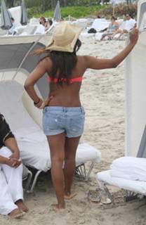 Alexandra Burke feet photo 7