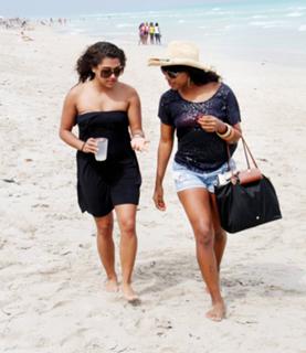 Alexandra Burke feet photo 20