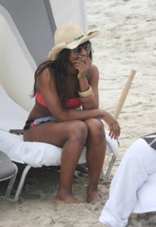 Alexandra Burke feet photo 14