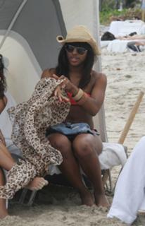 Alexandra Burke feet photo 13