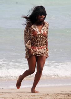 Alexandra Burke feet photo 11