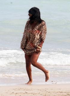 Alexandra Burke feet photo 10