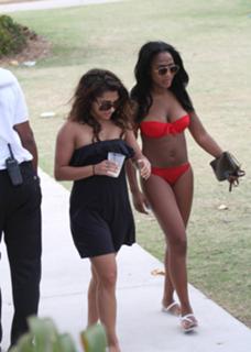 Alexandra Burke feet photo 6