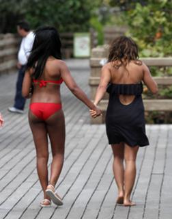 Alexandra Burke feet photo 5