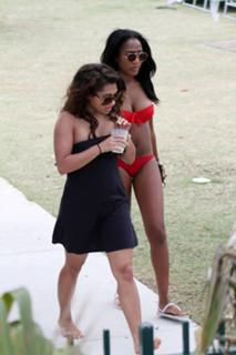Alexandra Burke feet photo 4