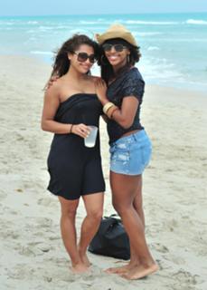 Alexandra Burke feet photo 3