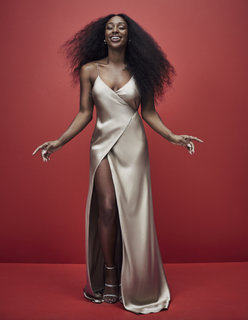 Alexandra Burke feet photo 13