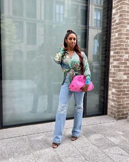 Alexandra Burke feet photo 7
