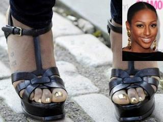 Alexandra Burke feet photo 9