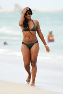 Alexandra Burke feet photo 7