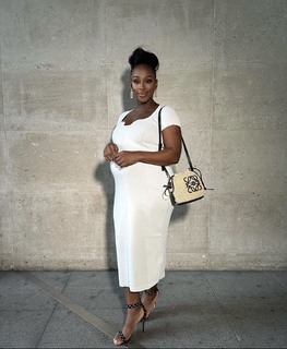 Alexandra Burke feet photo 18