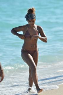 Alexandra Burke feet photo 10