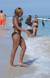 Alexandra Burke feet photo 6