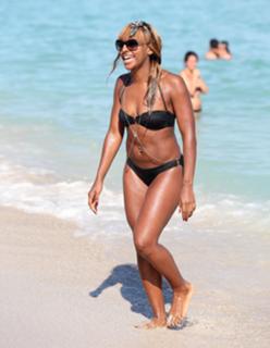 Alexandra Burke feet photo 2