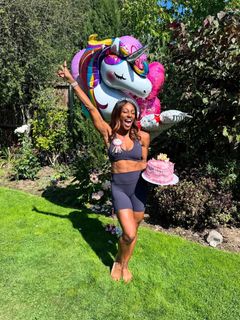 Alexandra Burke feet photo 6