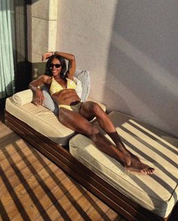Alexandra Burke feet photo 1