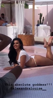 Alexandra Cane feet photo 15