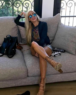 Alexandra Cooper feet photo thumbnail