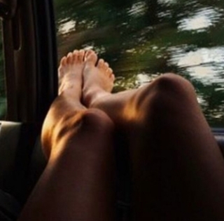 Alexandra Cooper feet photo thumbnail