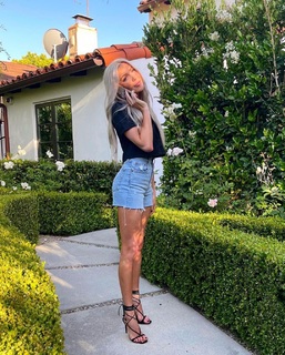 Alexandra Cooper feet photo thumbnail