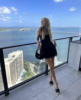 Alexandra Cooper feet photo thumbnail