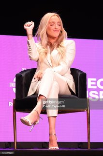 Alexandra Cooper feet photo thumbnail