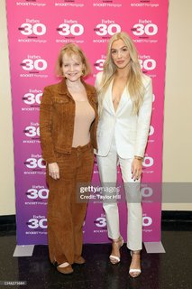 Alexandra Cooper feet photo thumbnail