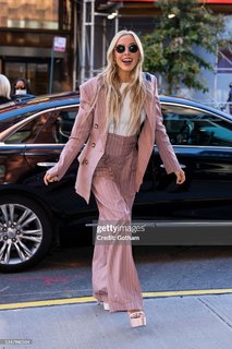 Alexandra Cooper feet photo thumbnail