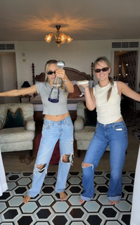 Alexandra Cooper feet photo thumbnail