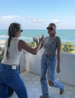 Alexandra Cooper feet photo thumbnail