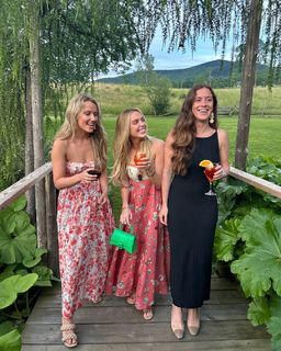 Alexandra Cooper feet photo thumbnail