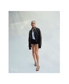 Alexandra Cooper feet photo thumbnail