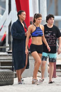 Alexandra Daddario feet photo thumbnail